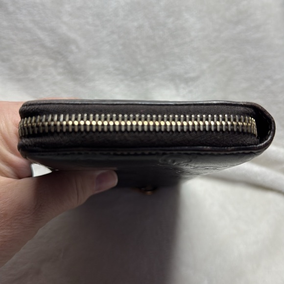 GUCCI Dark Brown Leather GG Zip Around Wallet - Picture 4 of 9